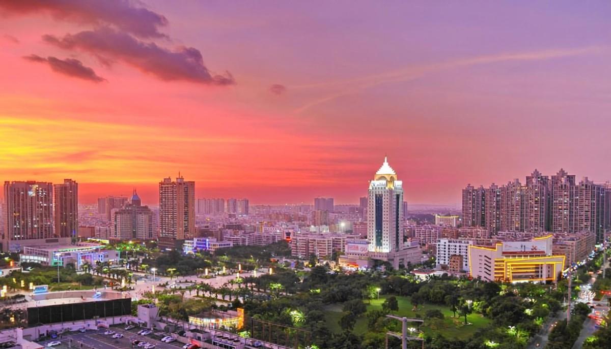 广东之声，播音稿精选集